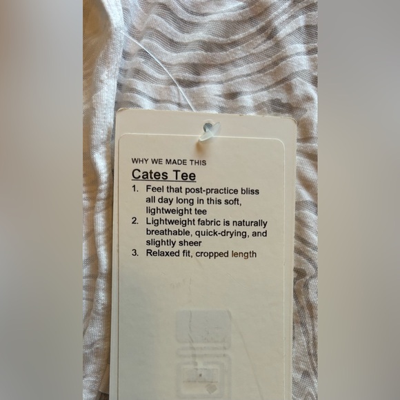 Lululemon White Cates Tee- Size 12- NWT - Picture 4 of 4